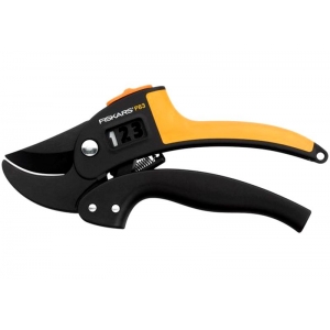 SEKATOR FISKARS  KOWADEŁKOWY PowerStep™ P83